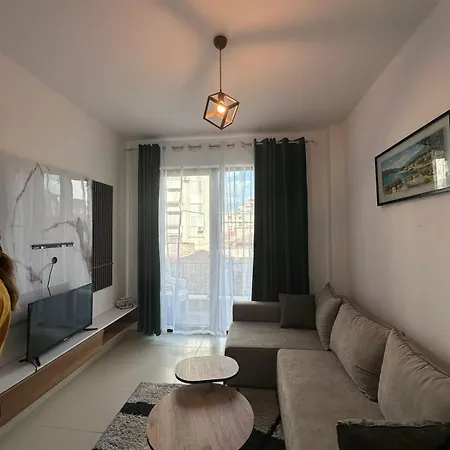 公寓 Urban Oasis,15 Min Walk To Centr 地拉那