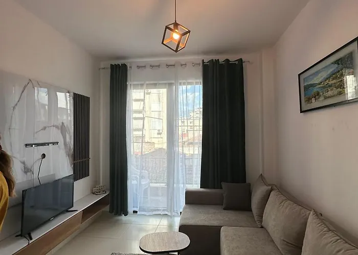 公寓 Urban Oasis,15 Min Walk To Centr 地拉那